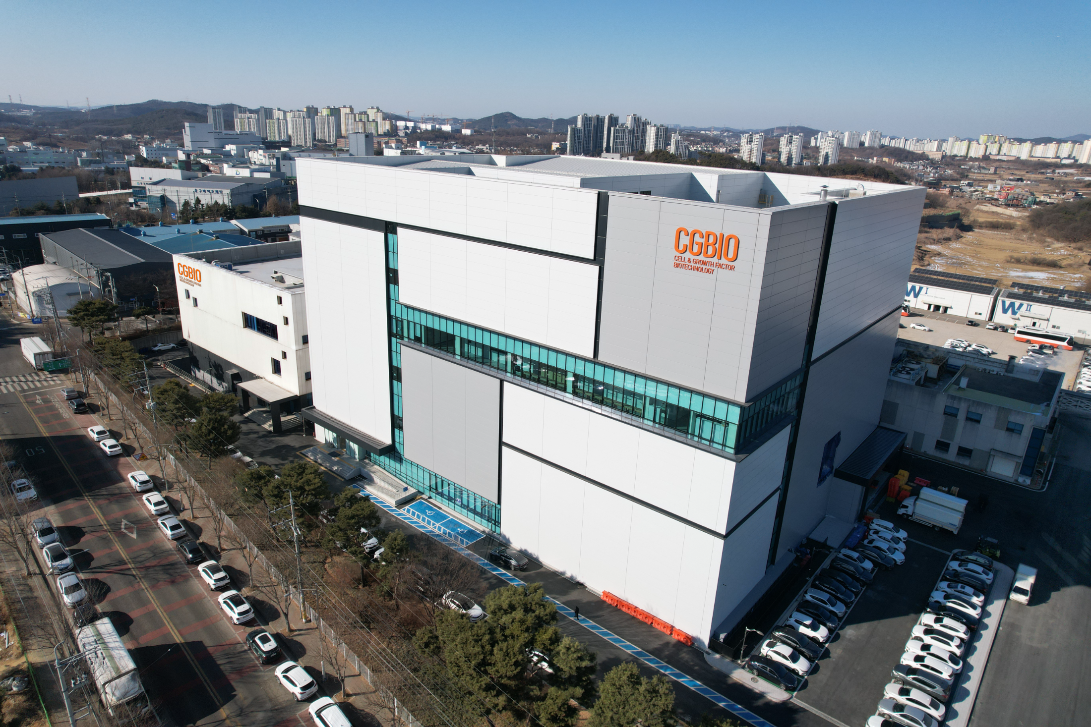 CGBIO 향남 스마트캐퍼스 — 노보팩토리 동측 전경